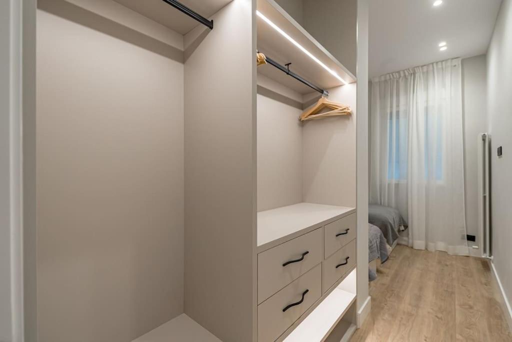 Centro XIII Calle De La Paz 2Br 2Bh مدريد المظهر الخارجي الصورة