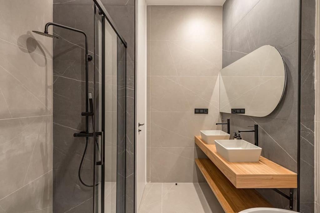 Centro XIII Calle De La Paz 2Br 2Bh مدريد المظهر الخارجي الصورة
