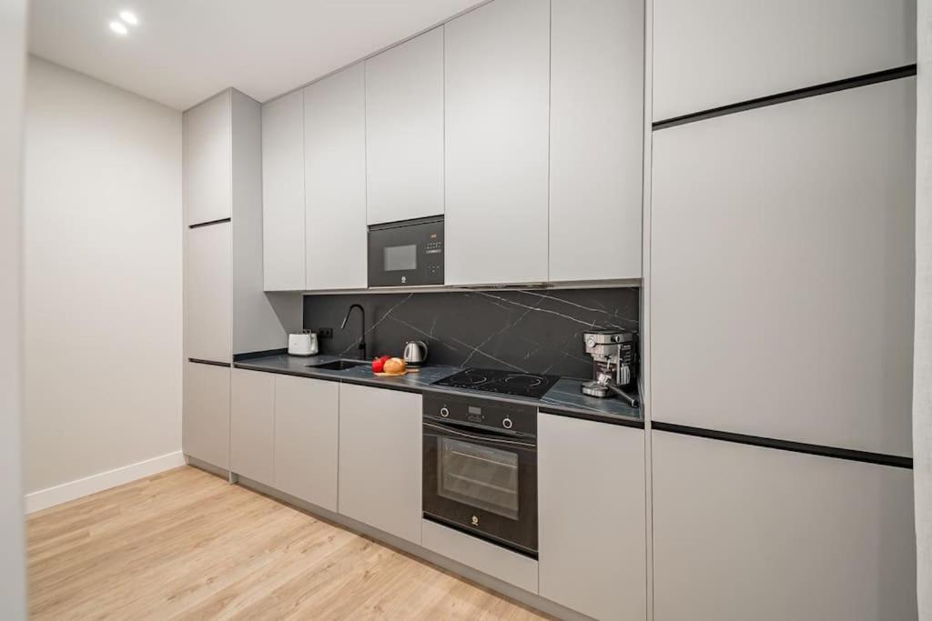 Centro XIII Calle De La Paz 2Br 2Bh مدريد المظهر الخارجي الصورة